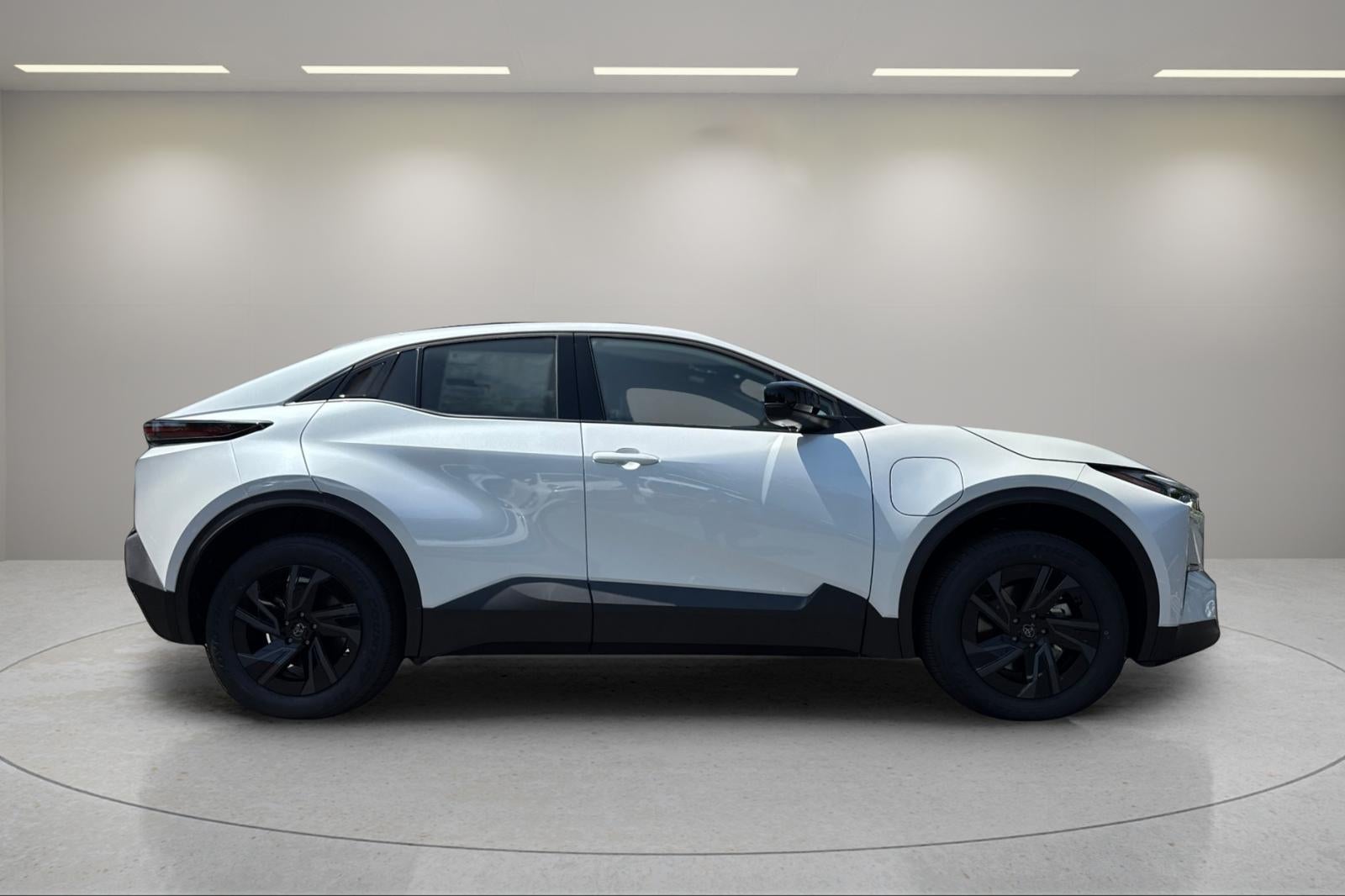 2026 Toyota C-HR SE