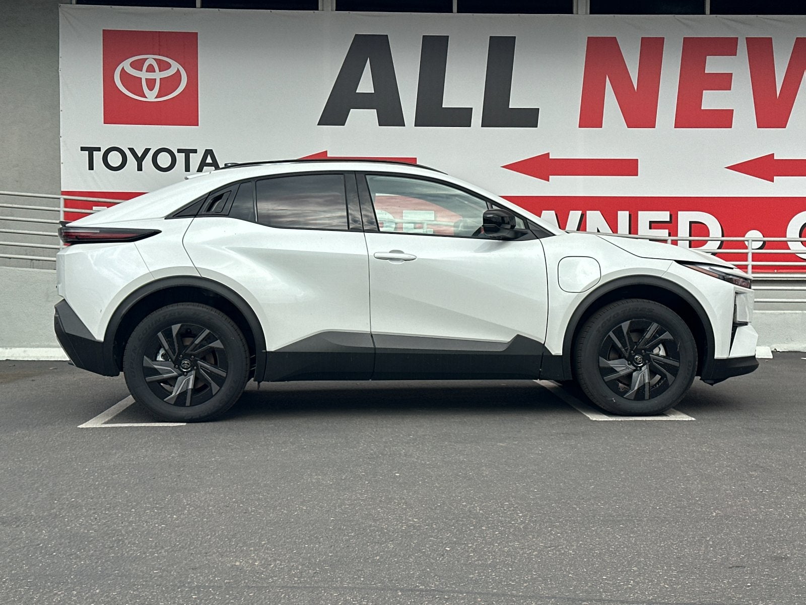 2026 Toyota C-HR SE