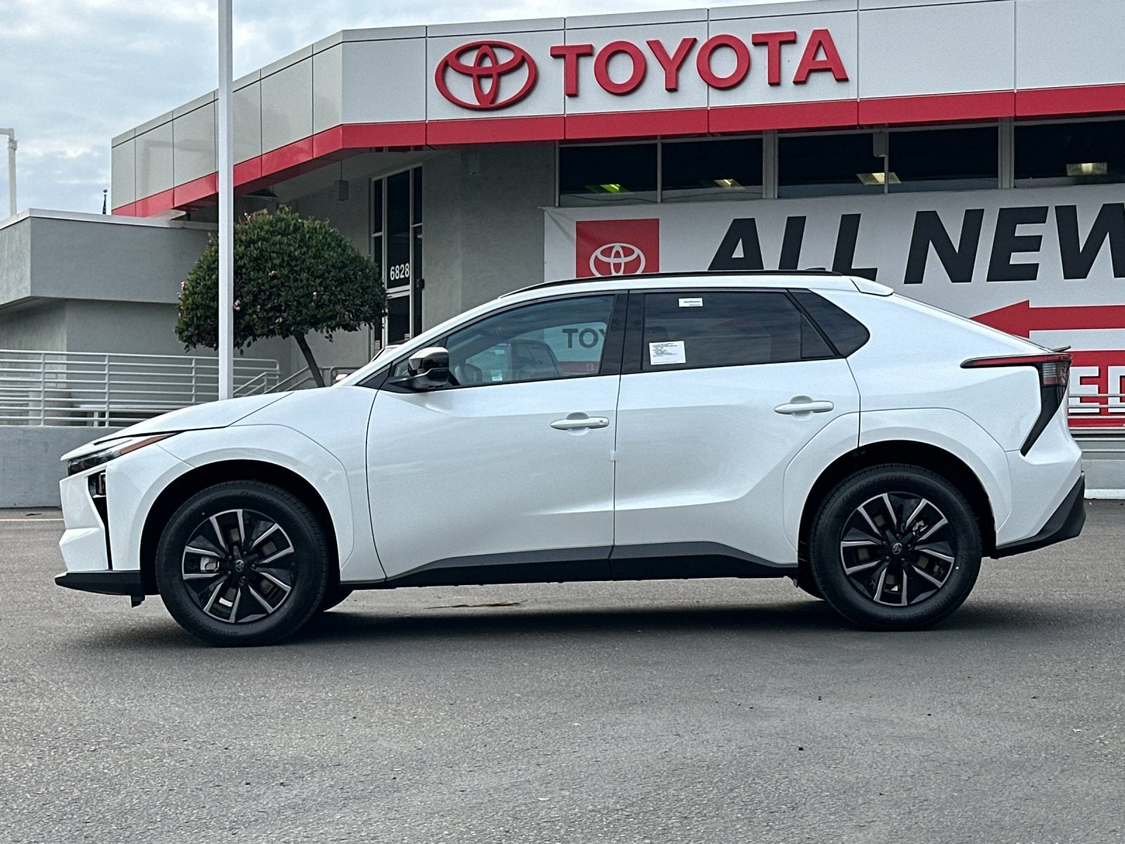 2026 Toyota bZ XLE Plus