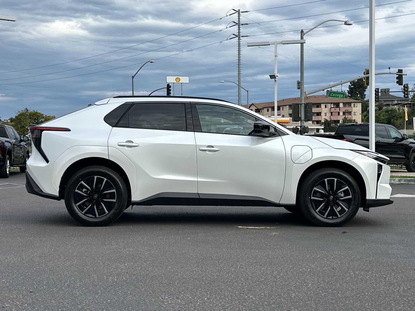 2026 Toyota bZ XLE Plus