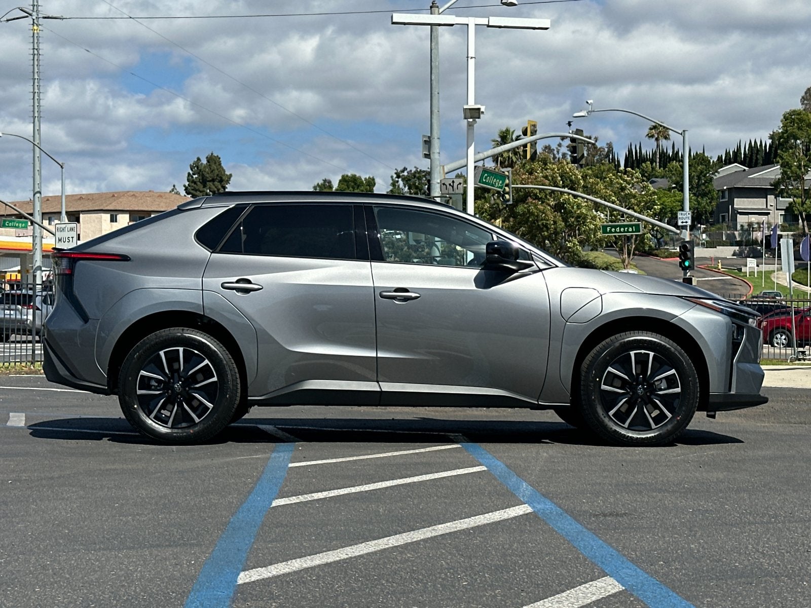 2026 Toyota bZ XLE Plus