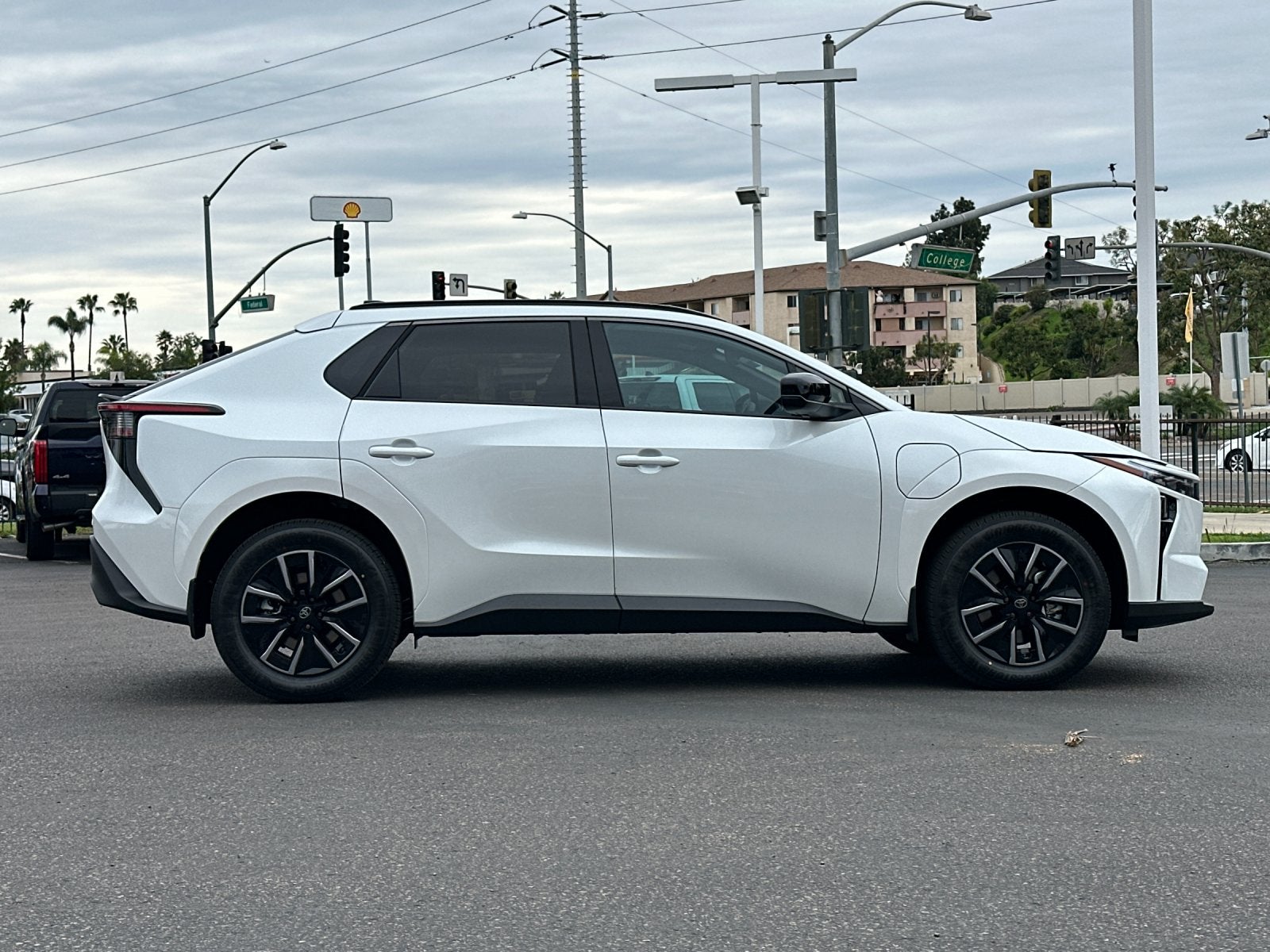 2026 Toyota bZ XLE Plus