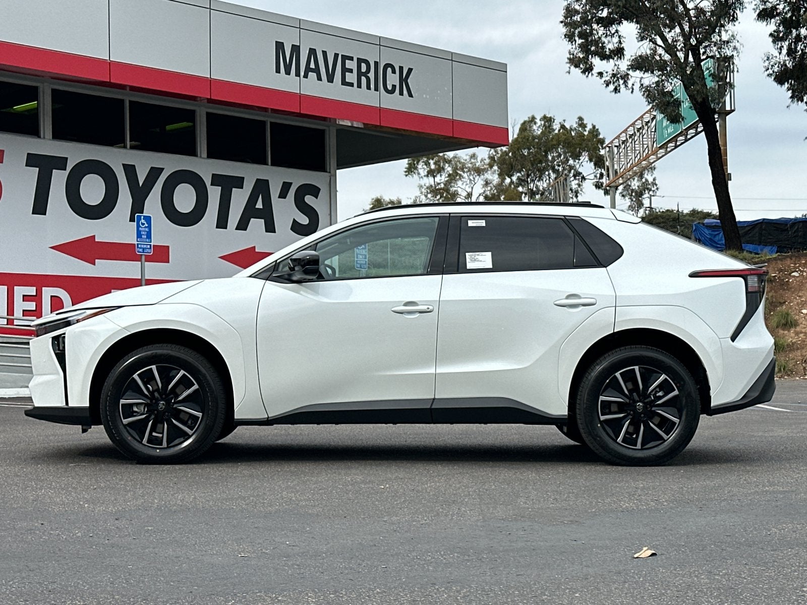 2026 Toyota bZ XLE Plus