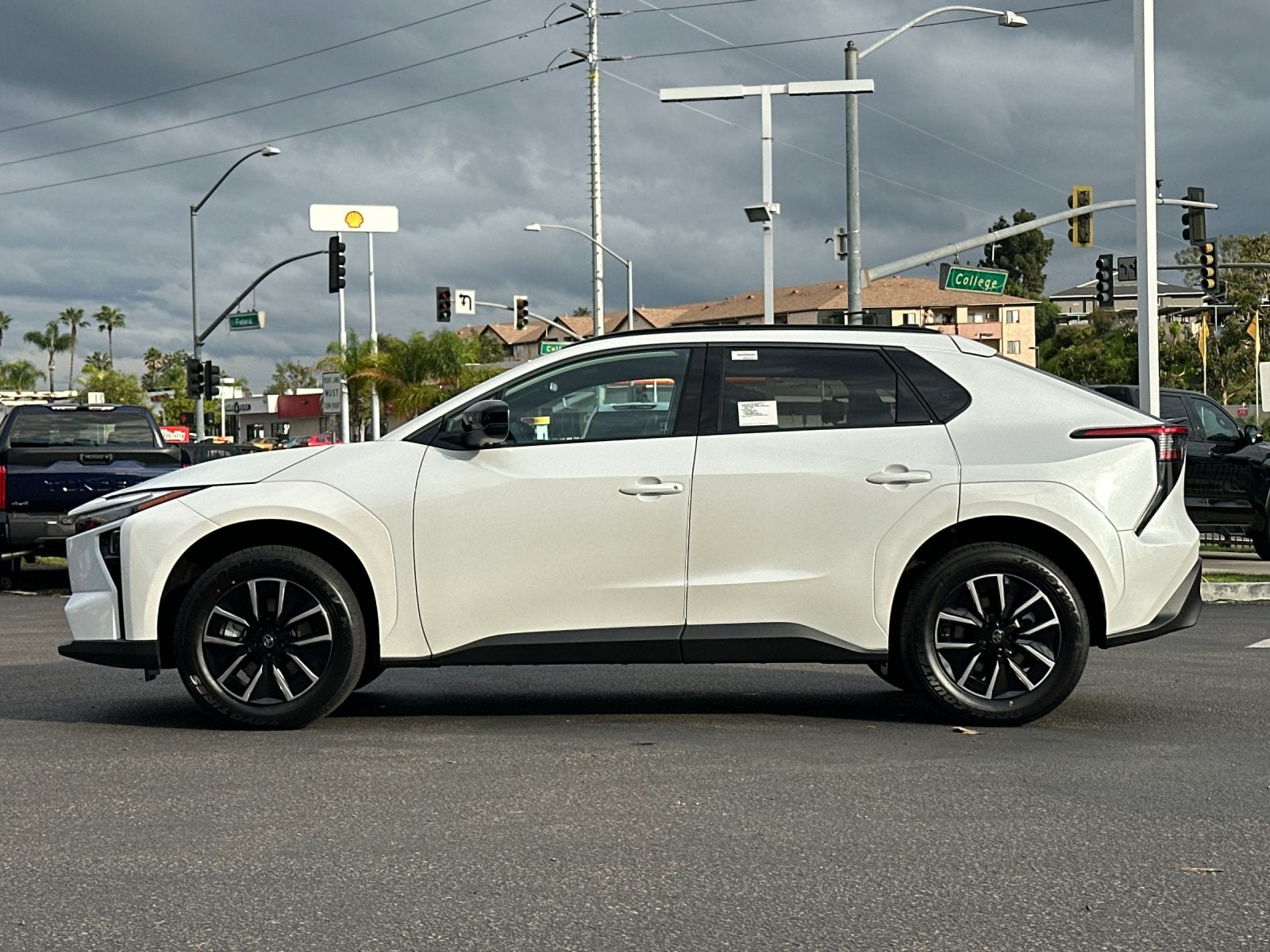 2026 Toyota bZ XLE Plus