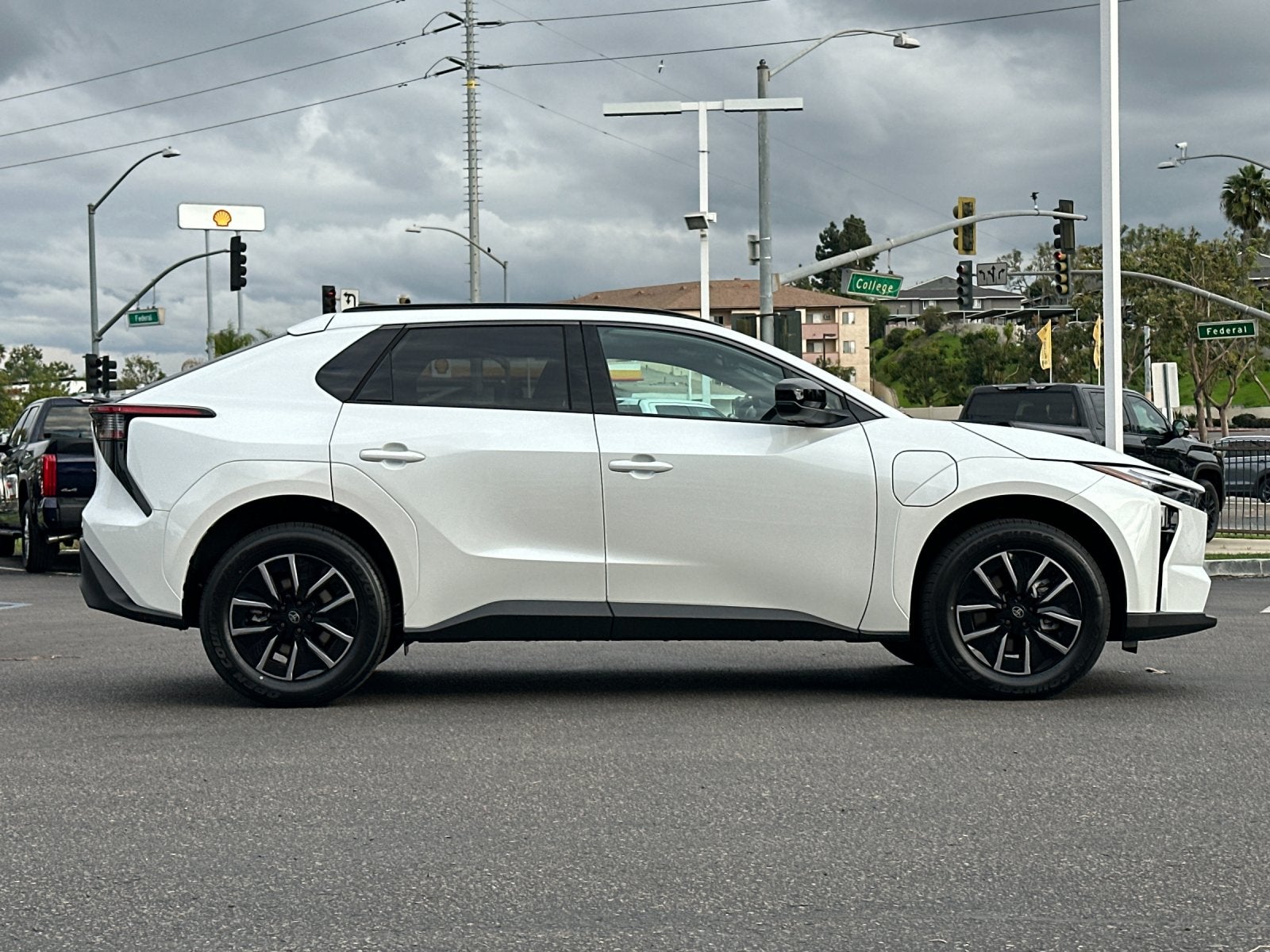 2026 Toyota bZ XLE Plus