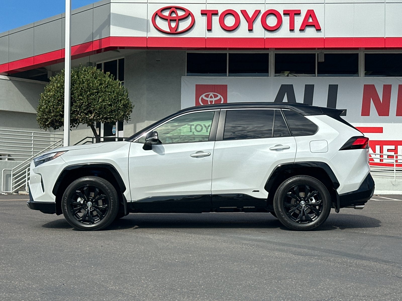 2025 Toyota RAV4 Hybrid XSE
