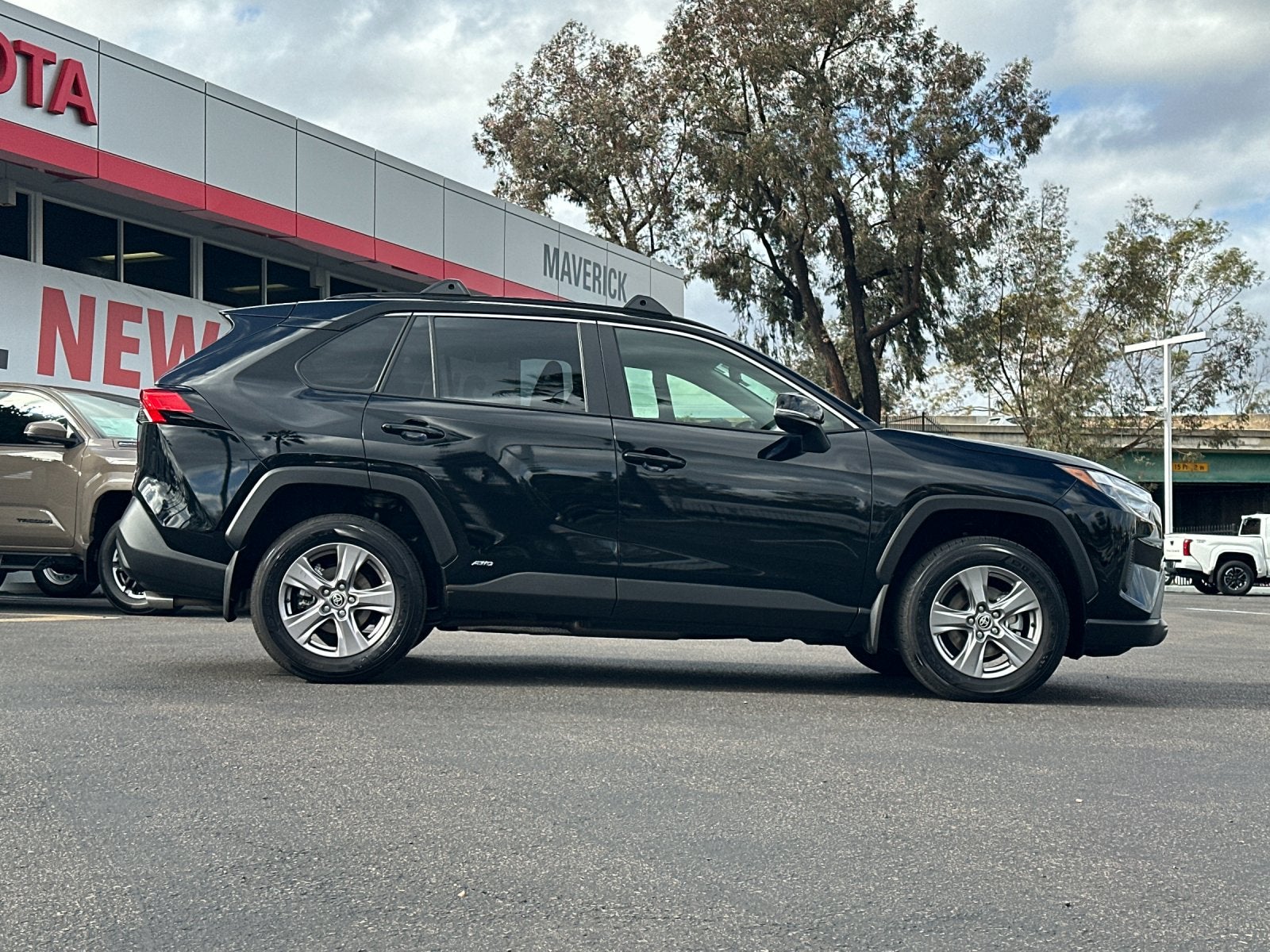 2025 Toyota RAV4 Hybrid LE