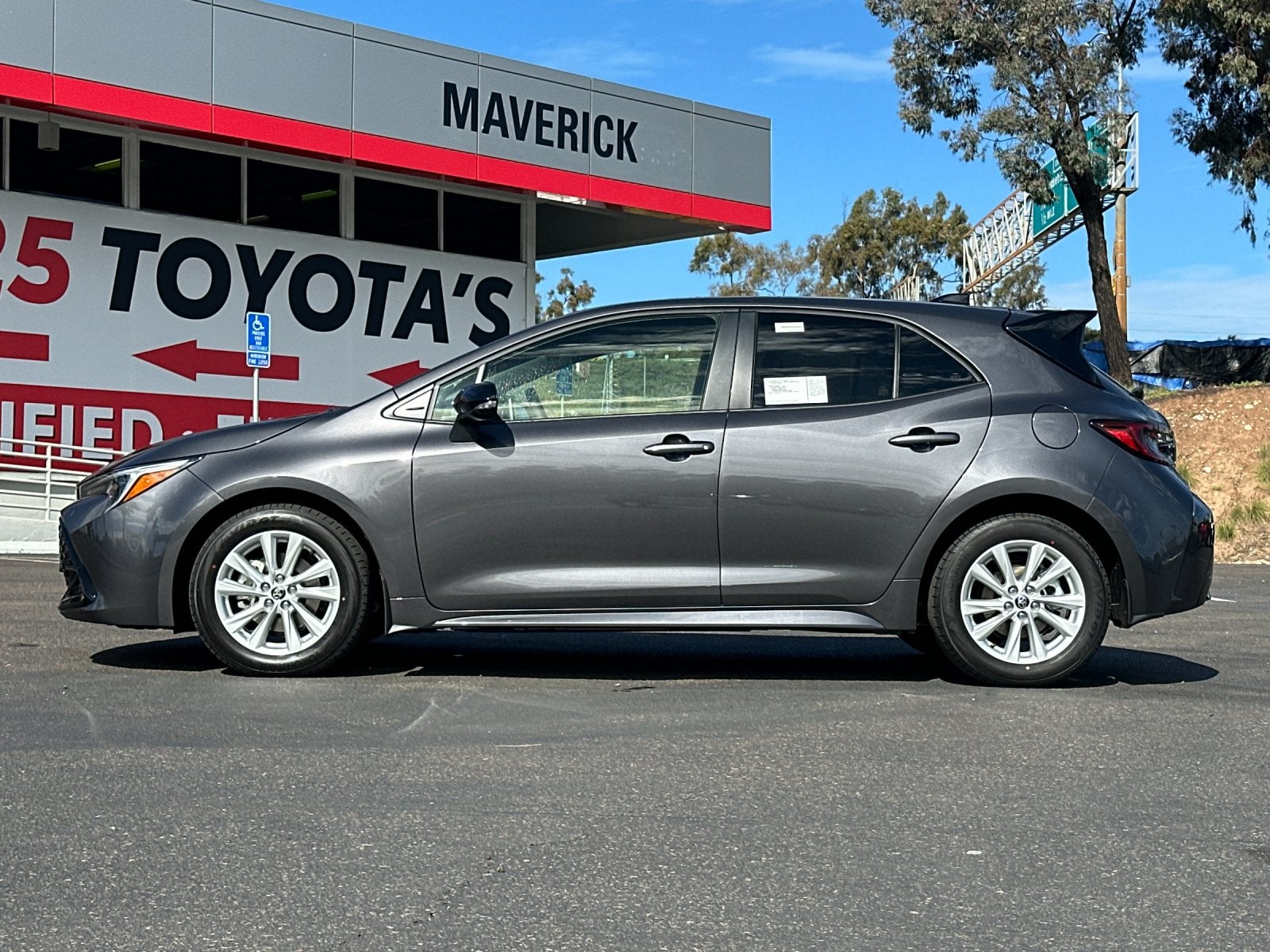 2026 Toyota Corolla Hatchback SE