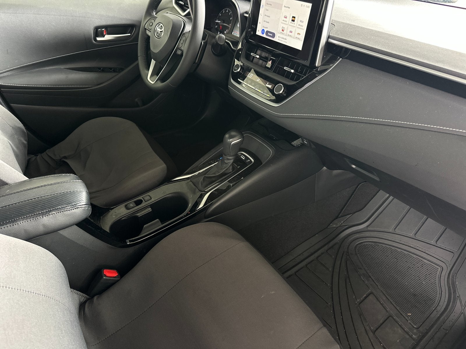 2025 Toyota Corolla Hatchback SE