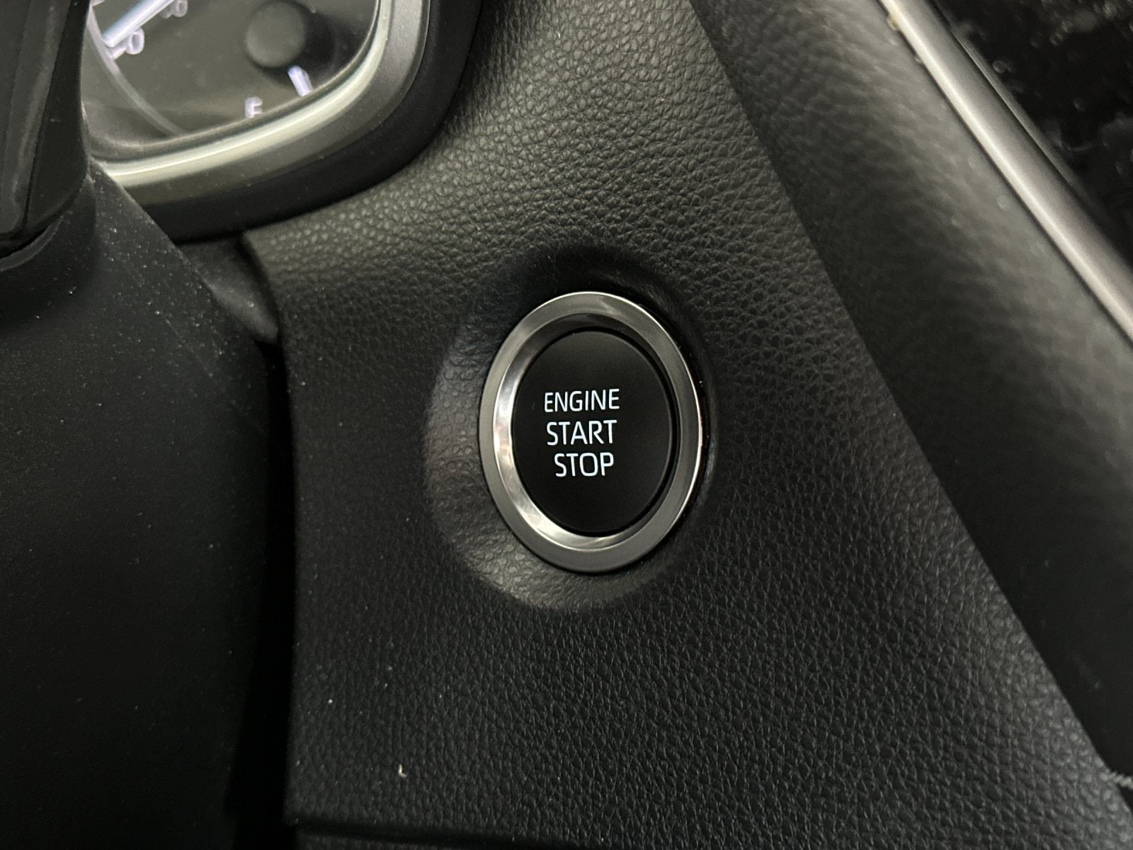 2025 Toyota Corolla Hatchback SE