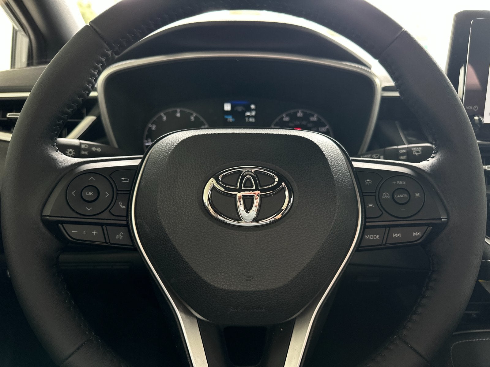 2025 Toyota Corolla Hatchback SE