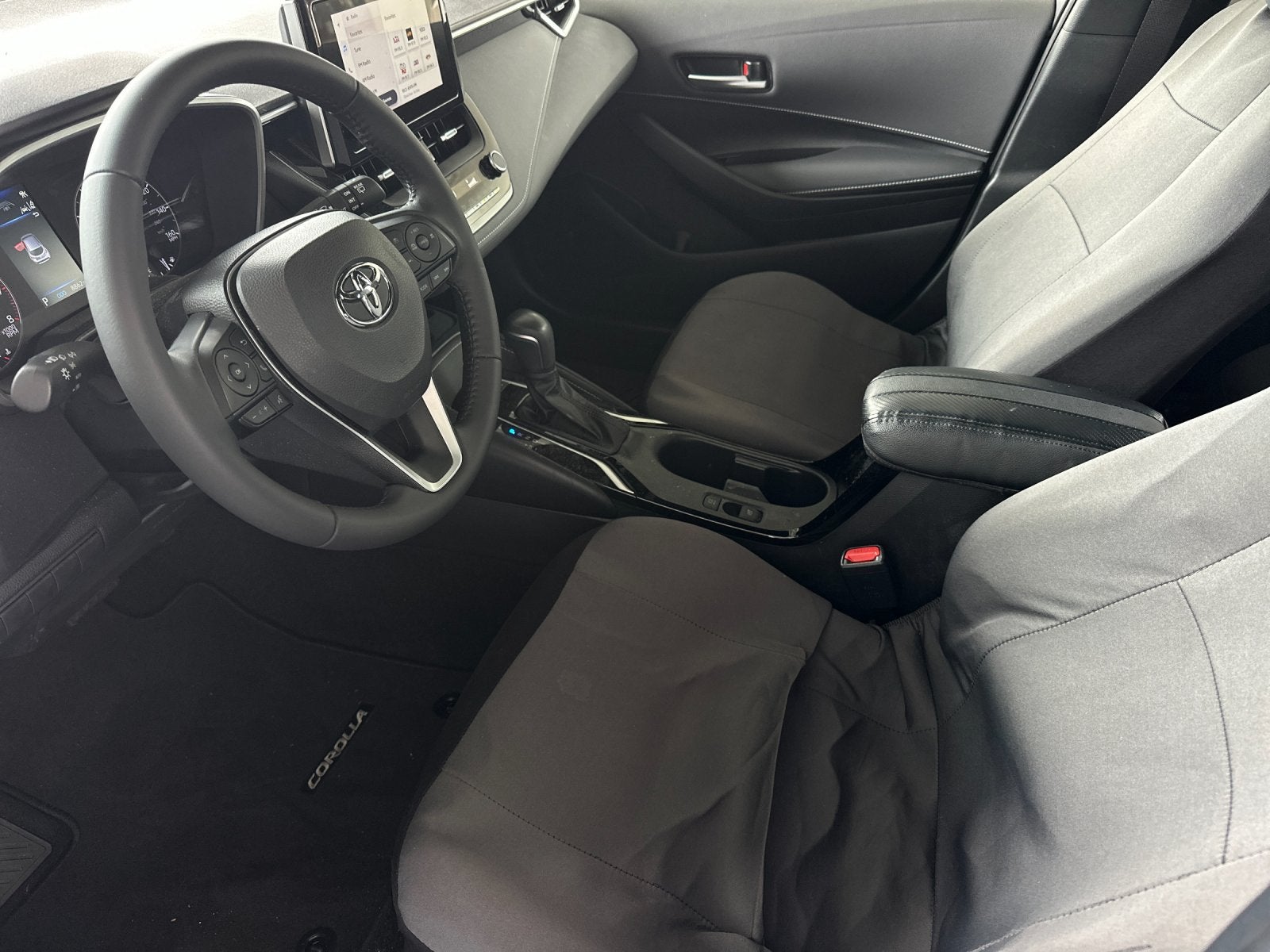 2025 Toyota Corolla Hatchback SE