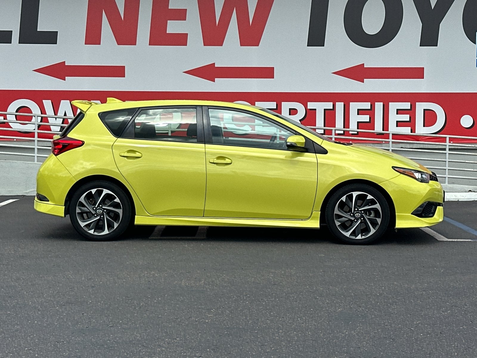 2016 Scion iM Base