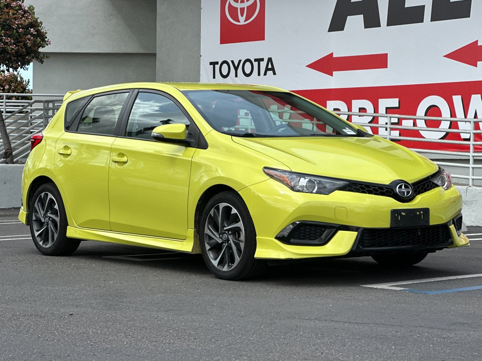 2016 Scion iM Base