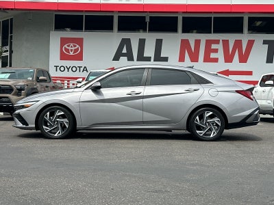 2025 Hyundai Elantra Hybrid Limited