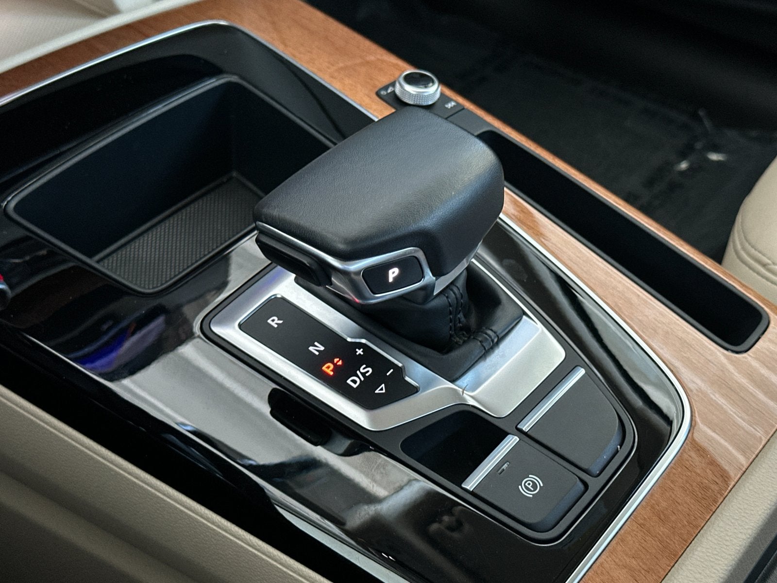 2023 Audi Q5 45 S line Premium quattro