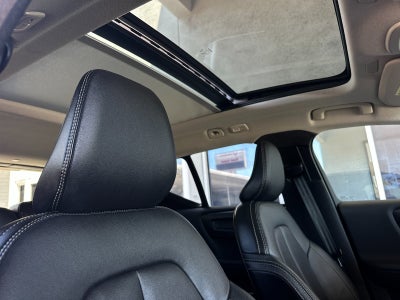 2025 Volvo XC40 B5 Plus Bright Theme