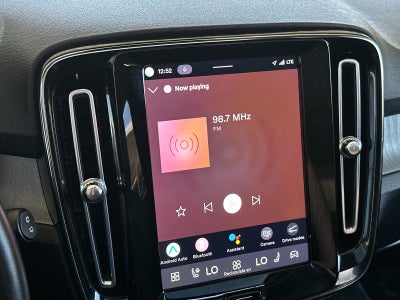 2025 Volvo XC40 B5 Plus Bright Theme