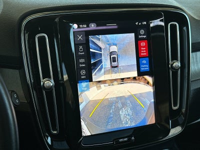 2025 Volvo XC40 B5 Plus Bright Theme