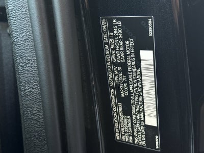2025 Volvo XC40 B5 Plus Bright Theme