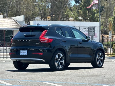 2025 Volvo XC40 B5 Plus Bright Theme