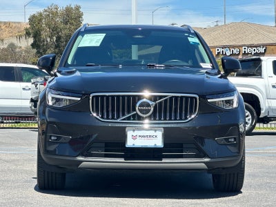 2025 Volvo XC40 B5 Plus Bright Theme