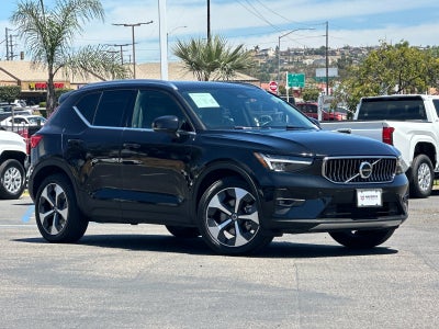 2025 Volvo XC40 B5 Plus Bright Theme