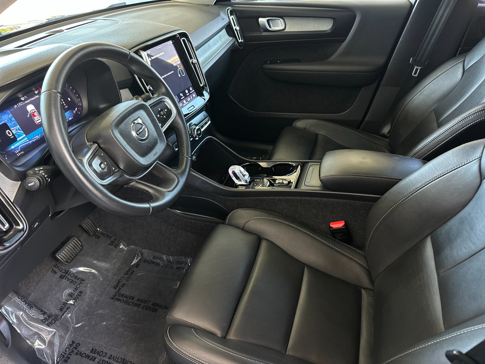 2025 Volvo XC40 B5 Plus Bright Theme