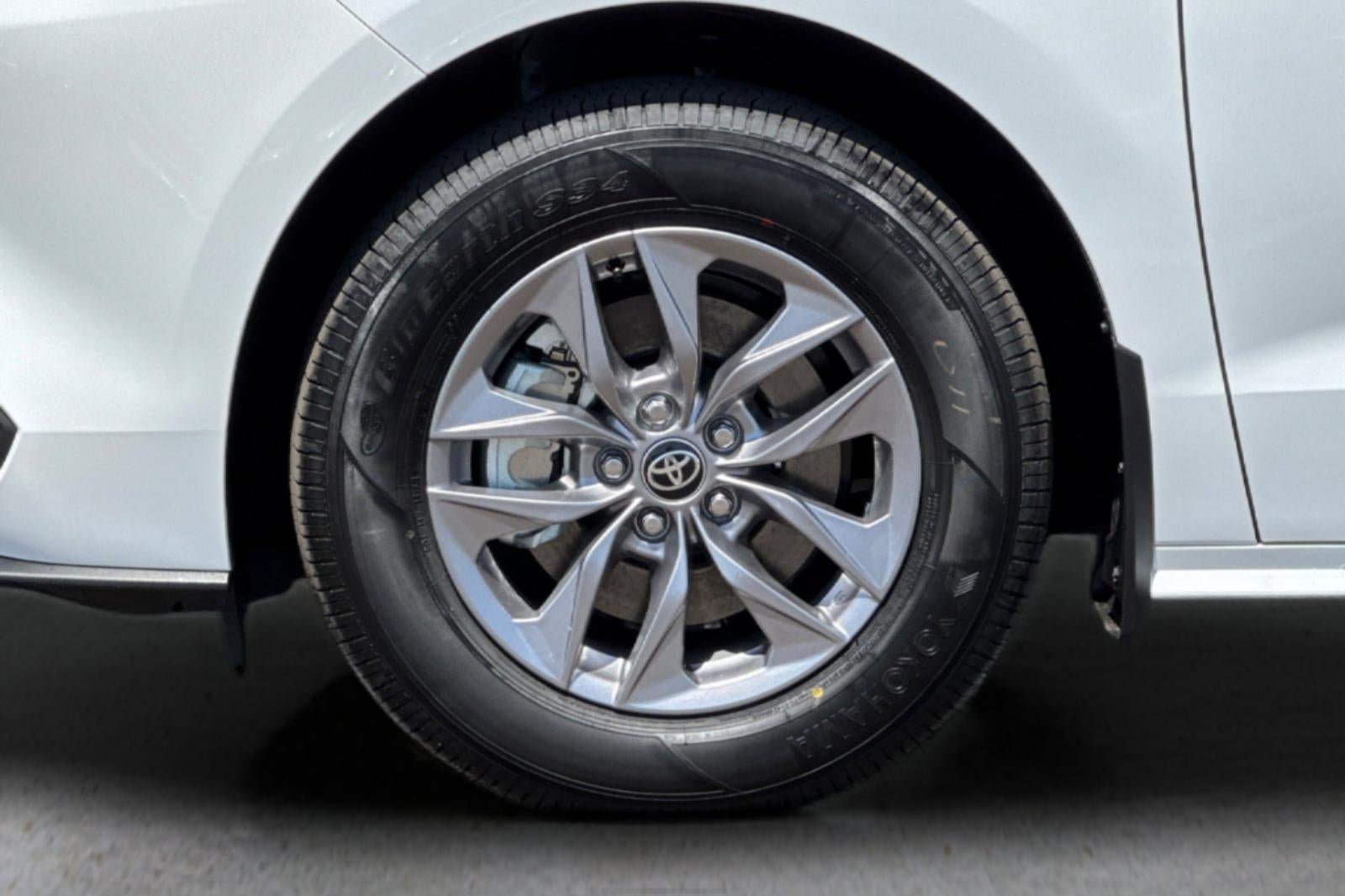 2026 Toyota Sienna LE