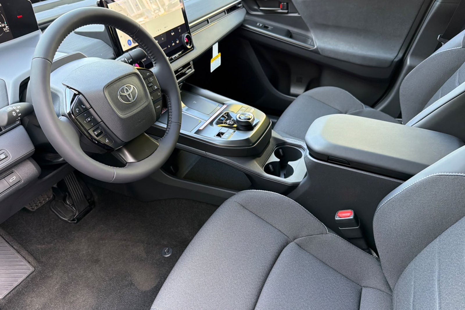 2027 Toyota C-HR SE